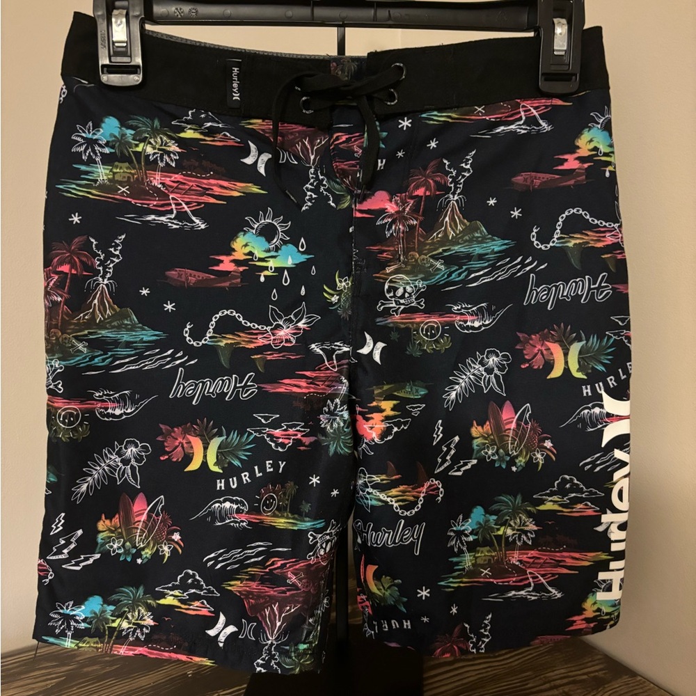 Hurley Black Hawaiian-Print Board Shorts